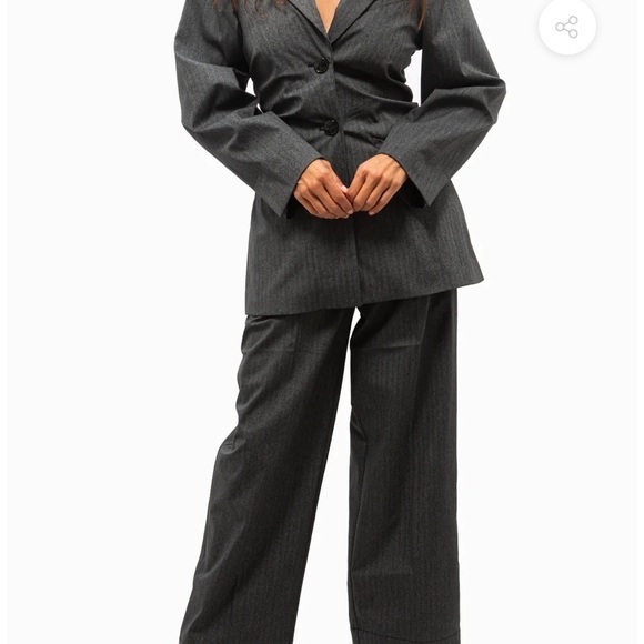 Ganni-NWT Platinum Grey Draped Suiting - Picture 4 of 14